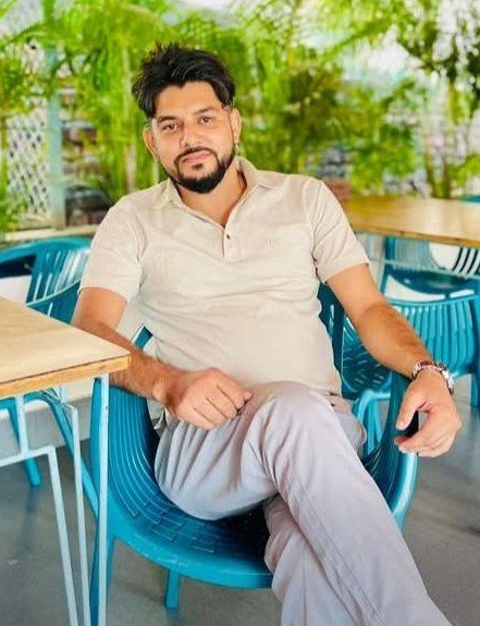 अक्षयकोष स्थापनार्थ यस क्याम्पसका संचालक समिती सदस्य एवम् सामाजिक  व्यक्तित्व श्री रन्जन धमलाज्यूबाट रु ११,१११ सहयोग