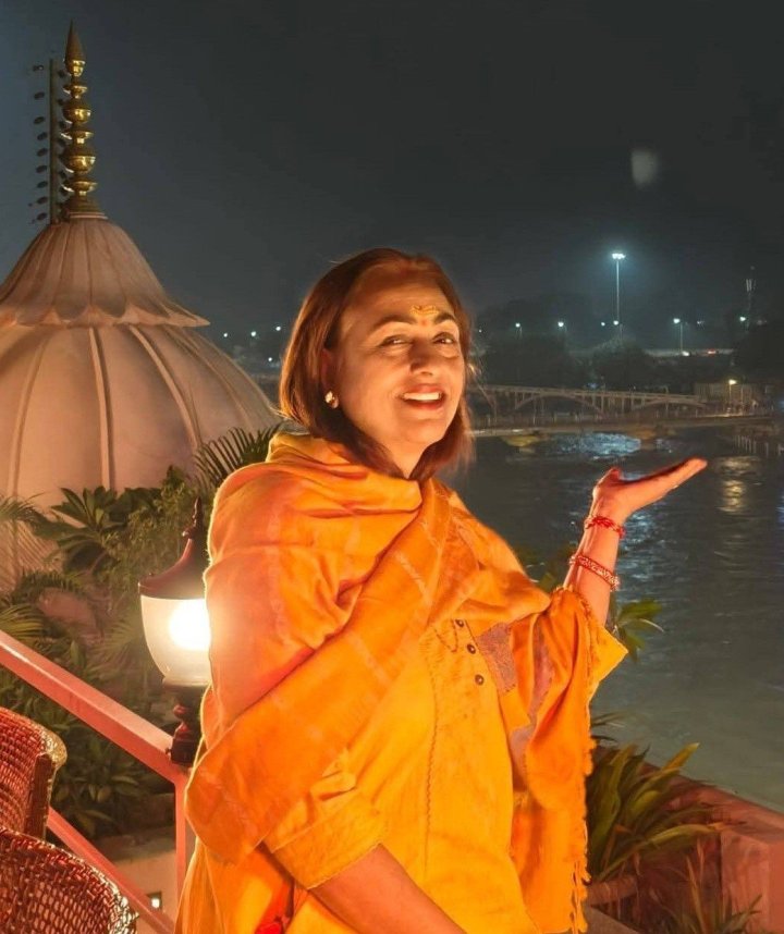 अक्षयकोष स्थापनार्थ यस क्याम्पसका संचालक समिती सदस्य (लेखा समिती संयोजक ), शिक्षासेवी एवम सामाजिक ब्यक्तित्व श्री कन्चना ढकाल सिटौलाज्यूबाट रु ११,१५५  सहयोग